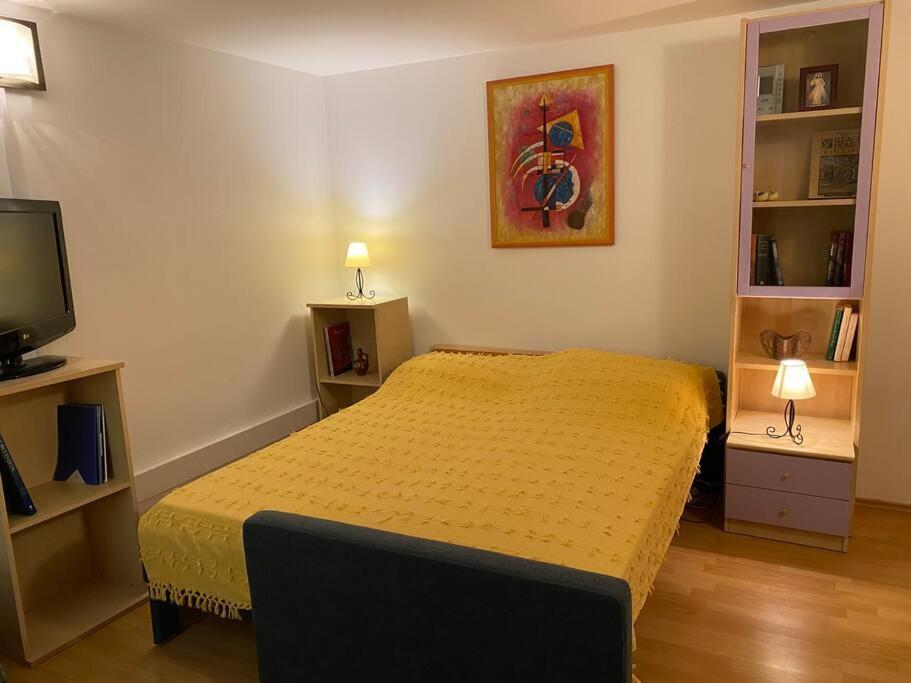 Cozy & Quiet Studio With A Garden Apartamento